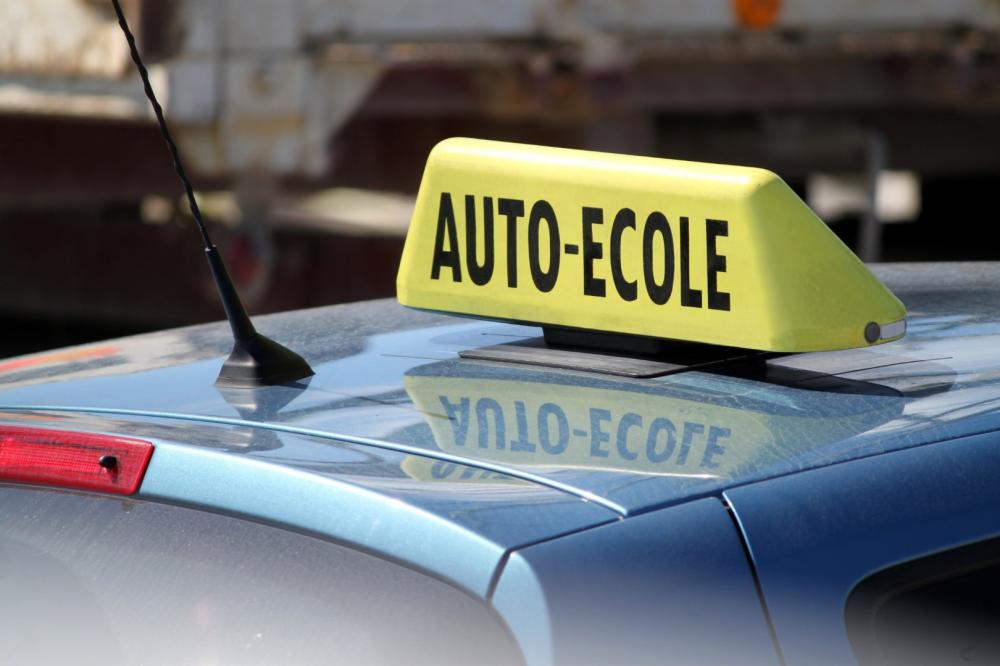 auto-école toit voiture